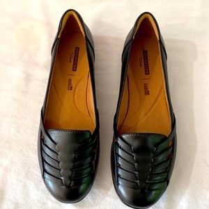 Clarks NWT Gracelin Gemma Flat Slip On Loafers Shoes Women's Sz 8M Black Leather
